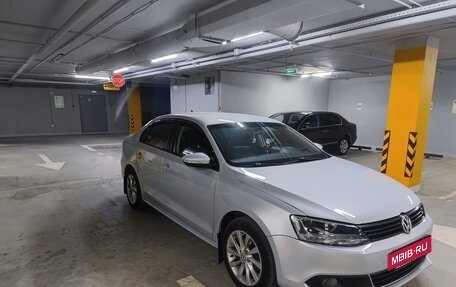 Volkswagen Jetta VI, 2011 год, 950 000 рублей, 6 фотография