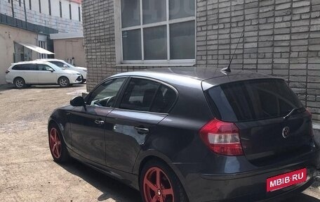 BMW 1 серия, 2006 год, 630 000 рублей, 2 фотография