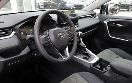 Toyota RAV4, 2025 год, 3 800 000 рублей, 12 фотография