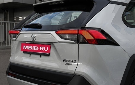 Toyota RAV4, 2025 год, 3 800 000 рублей, 9 фотография