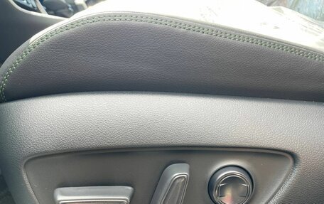 Toyota RAV4, 2025 год, 3 700 000 рублей, 13 фотография