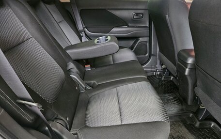 Mitsubishi Outlander III рестайлинг 3, 2016 год, 1 649 000 рублей, 13 фотография