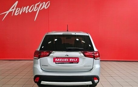 Mitsubishi Outlander III рестайлинг 3, 2016 год, 1 649 000 рублей, 4 фотография