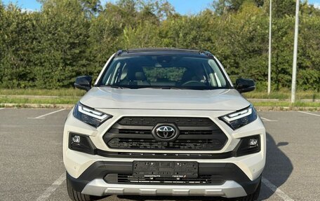 Toyota RAV4, 2025 год, 3 700 000 рублей, 2 фотография
