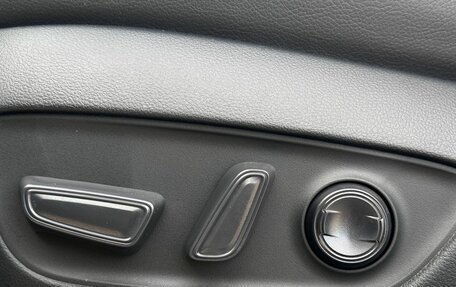 Toyota RAV4, 2025 год, 3 700 000 рублей, 13 фотография