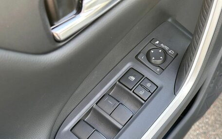 Toyota RAV4, 2025 год, 3 700 000 рублей, 11 фотография