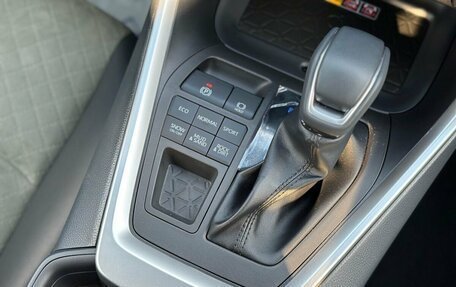 Toyota RAV4, 2025 год, 3 700 000 рублей, 26 фотография