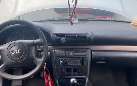 Audi A4, 1998 год, 349 000 рублей, 6 фотография