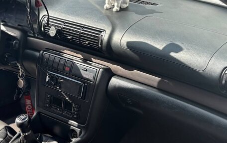 Audi A4, 1998 год, 349 000 рублей, 10 фотография