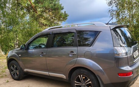 Mitsubishi Outlander III рестайлинг 3, 2008 год, 880 000 рублей, 4 фотография