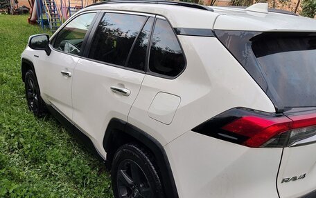 Toyota RAV4, 2019 год, 3 600 000 рублей, 2 фотография