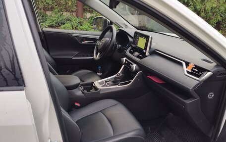 Toyota RAV4, 2019 год, 3 600 000 рублей, 16 фотография