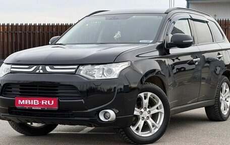Mitsubishi Outlander III рестайлинг 3, 2013 год, 1 230 000 рублей, 1 фотография