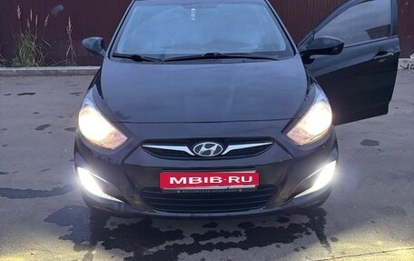 Hyundai Solaris II рестайлинг, 2013 год, 775 000 рублей, 2 фотография