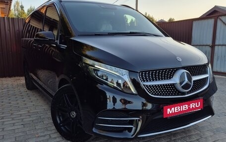 Mercedes-Benz V-Класс, 2019 год, 6 850 000 рублей, 3 фотография