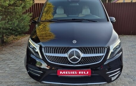Mercedes-Benz V-Класс, 2019 год, 6 850 000 рублей, 2 фотография