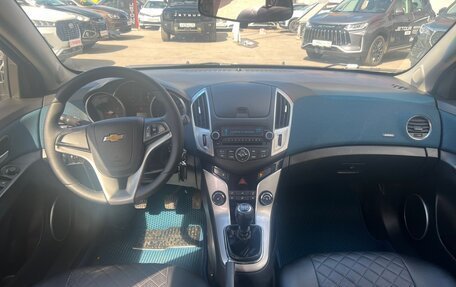 Chevrolet Cruze II, 2014 год, 700 000 рублей, 13 фотография