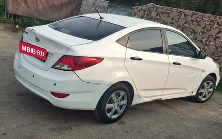 Hyundai Solaris II рестайлинг, 2013 год, 450 000 рублей, 3 фотография