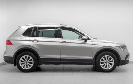 Volkswagen Tiguan II, 2020 год, 2 500 000 рублей, 4 фотография