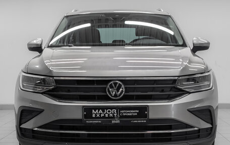 Volkswagen Tiguan II, 2020 год, 2 500 000 рублей, 2 фотография