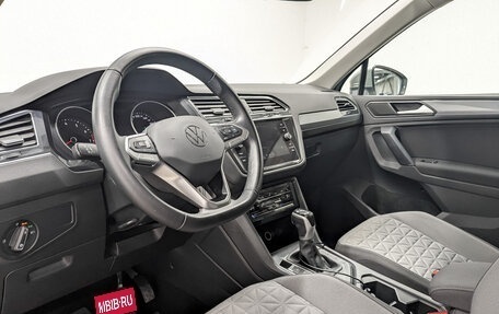 Volkswagen Tiguan II, 2020 год, 2 500 000 рублей, 16 фотография