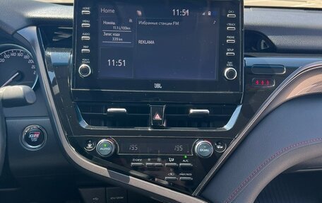 Toyota Camry, 2021 год, 3 550 000 рублей, 25 фотография