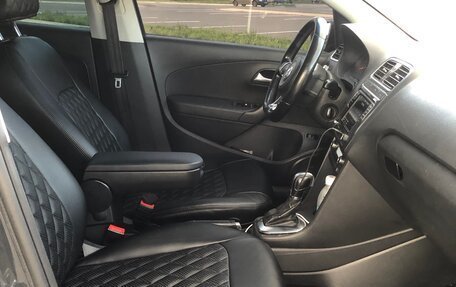 Volkswagen Polo VI (EU Market), 2018 год, 800 000 рублей, 8 фотография