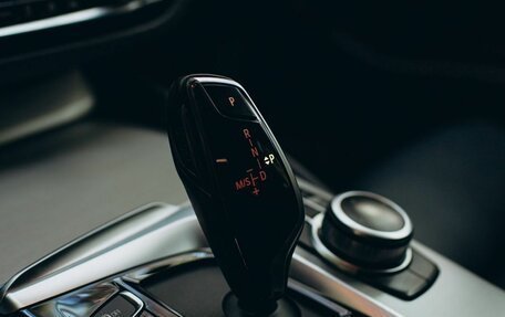 BMW 5 серия, 2019 год, 2 900 000 рублей, 8 фотография