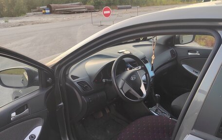 Hyundai Solaris II рестайлинг, 2013 год, 1 000 000 рублей, 2 фотография