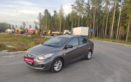 Hyundai Solaris II рестайлинг, 2013 год, 1 000 000 рублей, 3 фотография