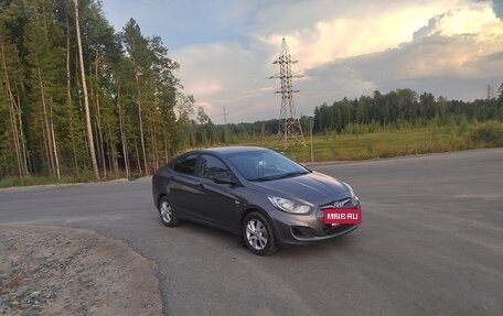 Hyundai Solaris II рестайлинг, 2013 год, 1 000 000 рублей, 6 фотография