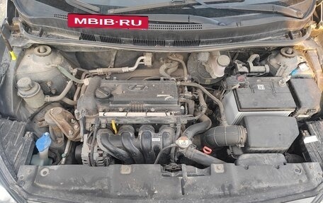 Hyundai Solaris II рестайлинг, 2013 год, 1 000 000 рублей, 12 фотография