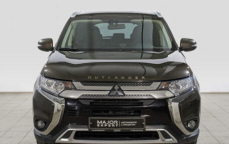 Mitsubishi Outlander III рестайлинг 3, 2019 год, 1 840 000 рублей, 2 фотография