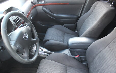 Toyota Avensis III рестайлинг, 2003 год, 590 000 рублей, 8 фотография