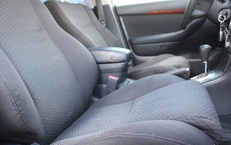 Toyota Avensis III рестайлинг, 2003 год, 590 000 рублей, 13 фотография