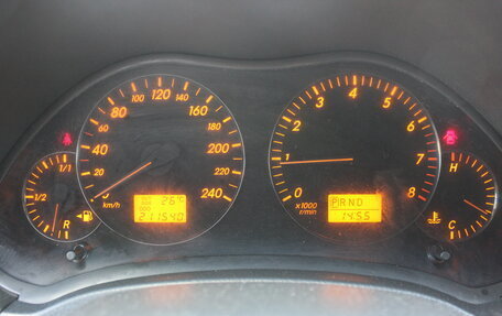 Toyota Avensis III рестайлинг, 2003 год, 590 000 рублей, 23 фотография
