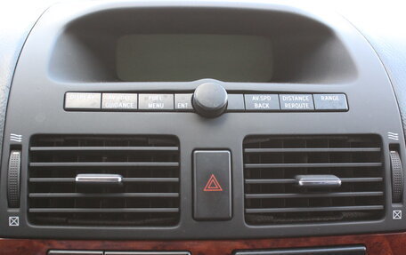 Toyota Avensis III рестайлинг, 2003 год, 590 000 рублей, 25 фотография