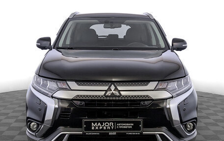 Mitsubishi Outlander III рестайлинг 3, 2020 год, 2 500 000 рублей, 2 фотография
