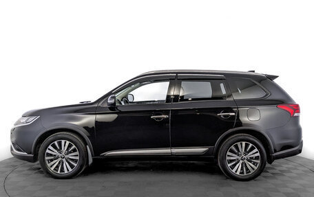 Mitsubishi Outlander III рестайлинг 3, 2020 год, 2 500 000 рублей, 8 фотография