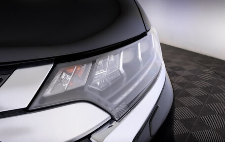 Mitsubishi Outlander III рестайлинг 3, 2020 год, 2 500 000 рублей, 17 фотография