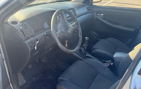 Toyota Corolla, 2005 год, 500 000 рублей, 4 фотография