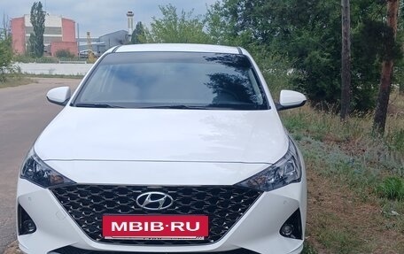 Hyundai Solaris II рестайлинг, 2021 год, 1 885 000 рублей, 3 фотография