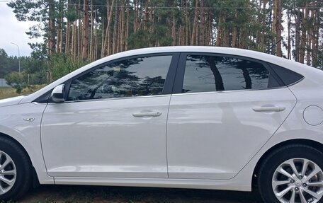 Hyundai Solaris II рестайлинг, 2021 год, 1 885 000 рублей, 4 фотография