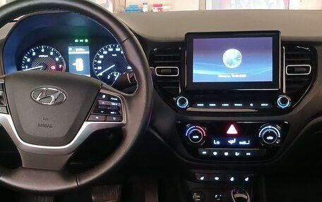 Hyundai Solaris II рестайлинг, 2021 год, 1 885 000 рублей, 18 фотография