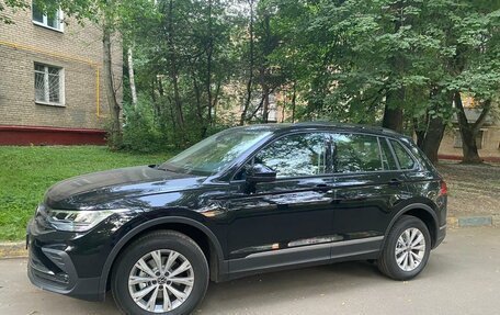 Volkswagen Tiguan II, 2021 год, 3 200 000 рублей, 2 фотография