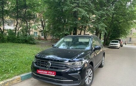 Volkswagen Tiguan II, 2021 год, 3 200 000 рублей, 4 фотография