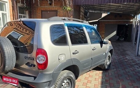 Chevrolet Niva I рестайлинг, 2011 год, 580 000 рублей, 4 фотография
