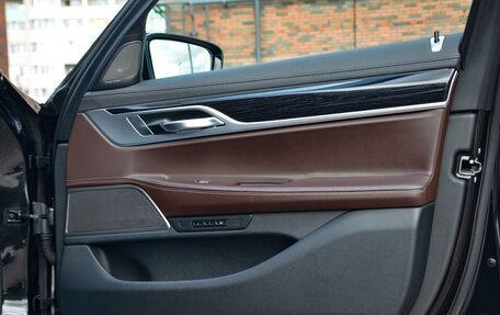 BMW 7 серия, 2018 год, 3 800 000 рублей, 17 фотография