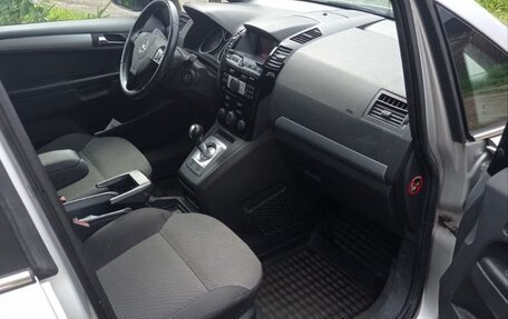 Opel Zafira B, 2010 год, 750 000 рублей, 4 фотография