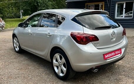 Opel Astra J, 2011 год, 830 000 рублей, 7 фотография